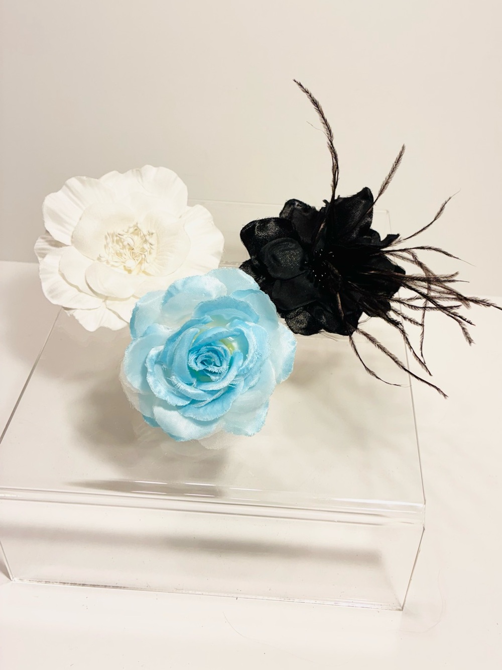 3 Pc Fabric Flower Brooch Lapel Hat Pin Lot White Blue Black Feather Accent